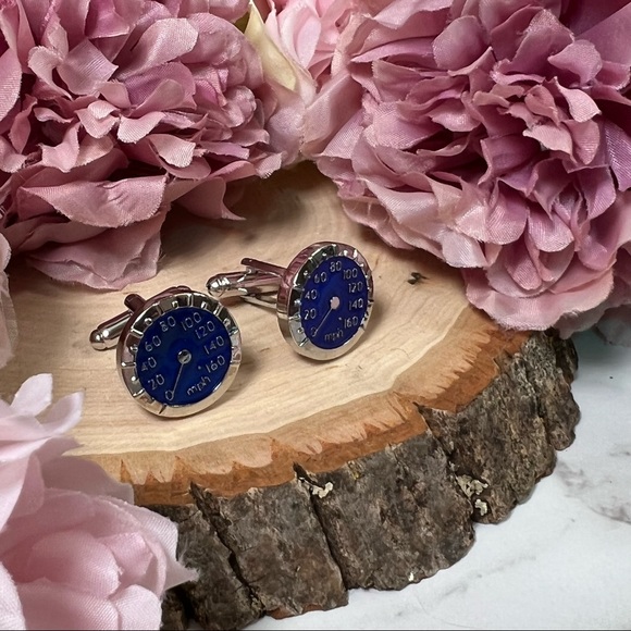 Luxury Car Blue and Silver Speedometer Cufflinks - Picture 6 of 16